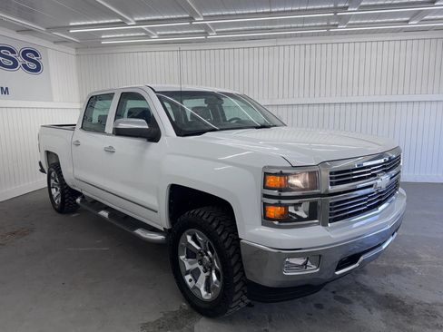 Used 2015 Chevrolet Silverado 1500 W/T RWD image 3