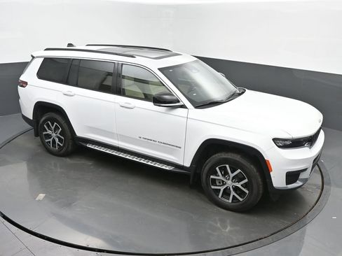 Used 2024 Jeep Grand Cherokee L Limited w/ Luxury Tech Group II image 41