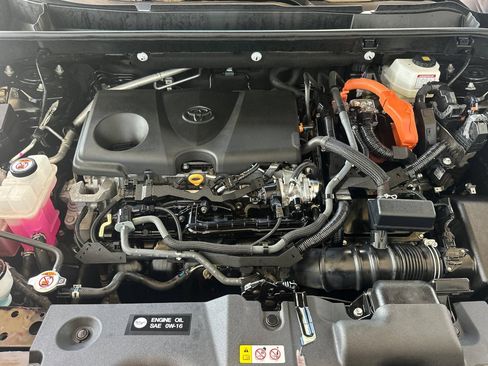 Certified 2022 Toyota RAV4 XLE Premium AWD/4WD image 36