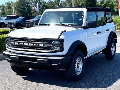 New 2026 Ford Bronco 4-Door AWD/4WD image 2
