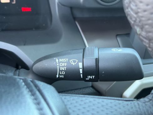 Certified 2025 Toyota Tacoma SR5 AWD/4WD image 22