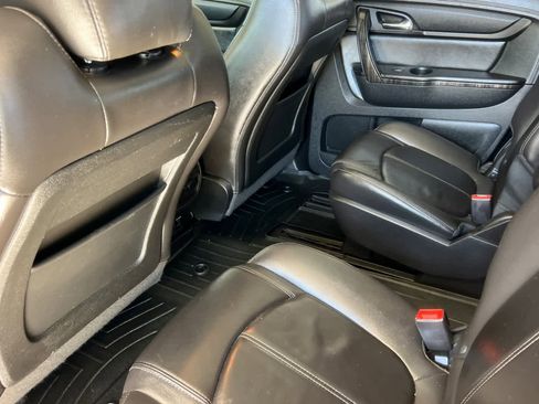 Used 2016 GMC Acadia SLT w/ Open Road Package AWD/4WD image 4