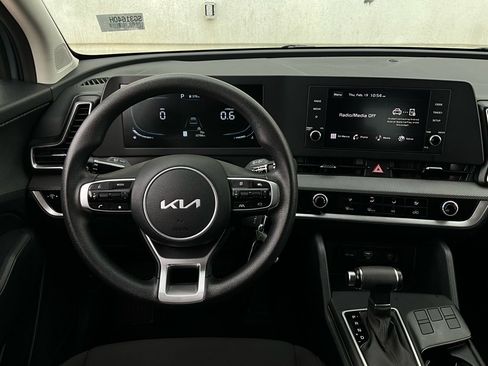 Used 2025 Kia Sportage LX image 13