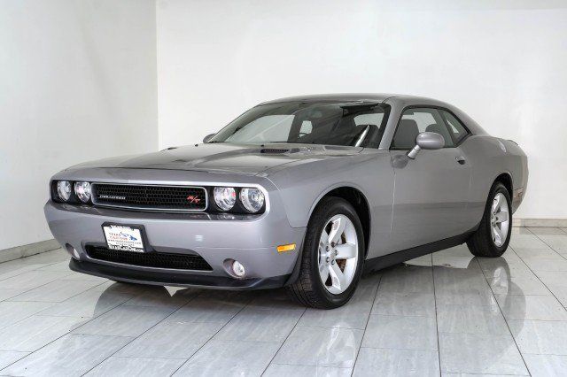 Used 2013 Dodge Challenger R/T RWD image 4