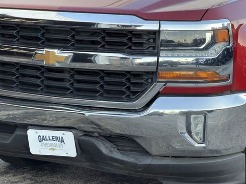Used 2018 Chevrolet Silverado 1500 LT w/ LT Eassist Package image 10