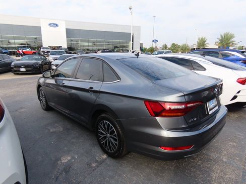 Used 2019 Volkswagen Jetta SE w/ Cold Weather Package image 13