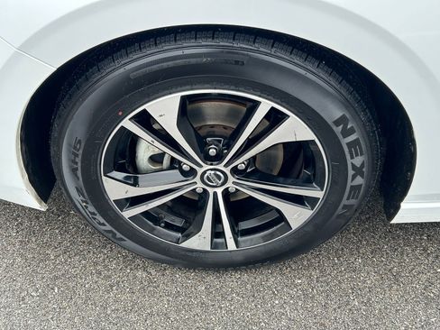 Used 2023 Nissan Sentra SV image 9