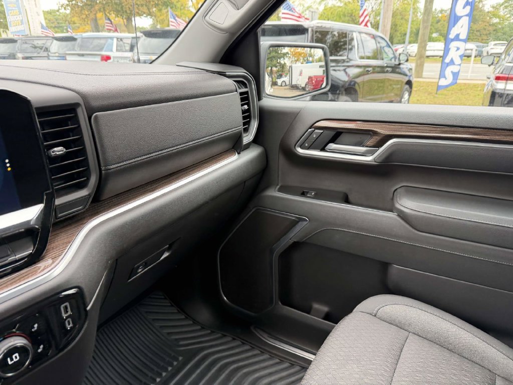 Used 2026 Chevrolet Silverado 1500 RST AWD/4WD image 31