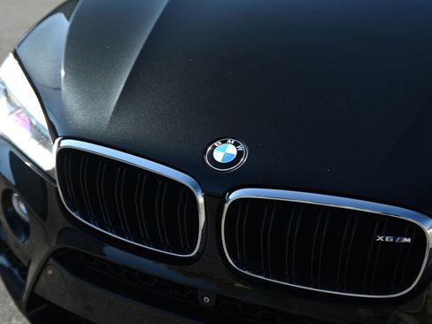 Used 2015 BMW X6 M image 10