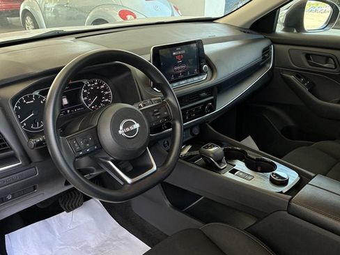 Used 2024 Nissan Rogue S AWD/4WD image 11