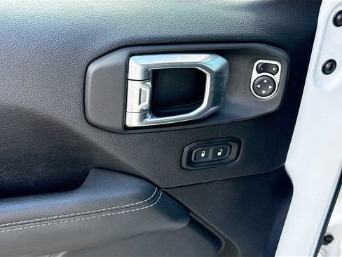 Used 2023 Jeep Wrangler Unlimited Sahara w/ Cold Weather Group AWD/4WD image 19