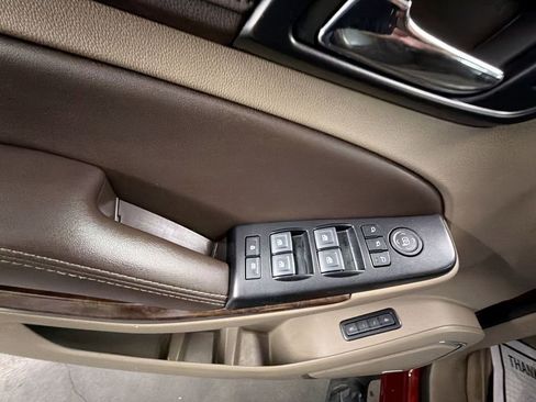 Used 2018 Chevrolet Suburban LT image 23