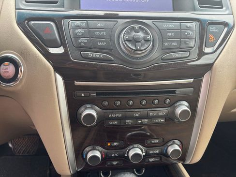 Used 2016 Nissan Pathfinder SL w/ SL Tech Package AWD/4WD image 12