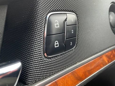Used 2017 Lincoln MKX Reserve w/ Driver Assistance Package FWD image 13