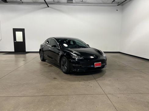Used 2019 Tesla Model 3 Long Range image 1