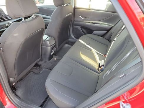 Certified 2025 Hyundai Elantra Hybrid FWD image 19
