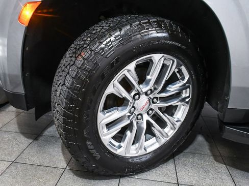 Used 2023 GMC Yukon XL SLT w/ SLT Premium Package AWD/4WD image 7
