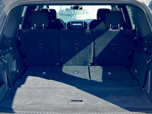 Used 2020 Ford Expedition XLT image 36