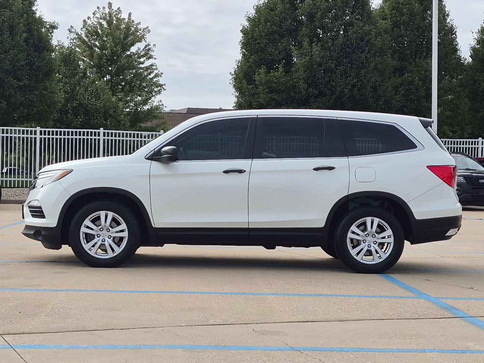 Used 2016 Honda Pilot LX image 10