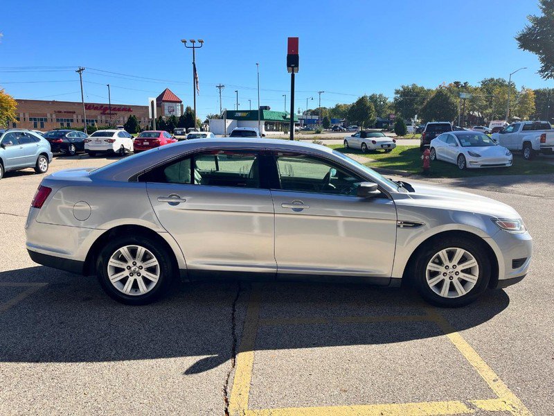 Used 2011 Ford Taurus SE FWD image 4