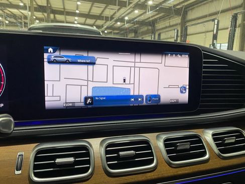 Used 2025 Mercedes-Benz GLS 450 4MATIC w/ AMG Line Exterior image 7