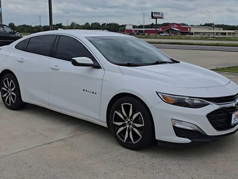 Used 2021 Chevrolet Malibu RS FWD image 2