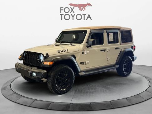 Used 2022 Jeep Wrangler Unlimited Sport image 2