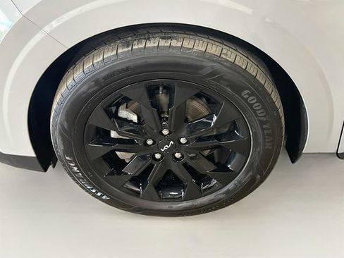 Used 2024 Kia Carnival SX FWD image 33