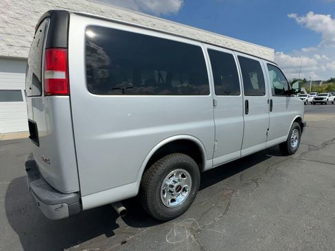 Used 2017 GMC Savana 2500 LT w/ LT Preferred Equipment Group image 8