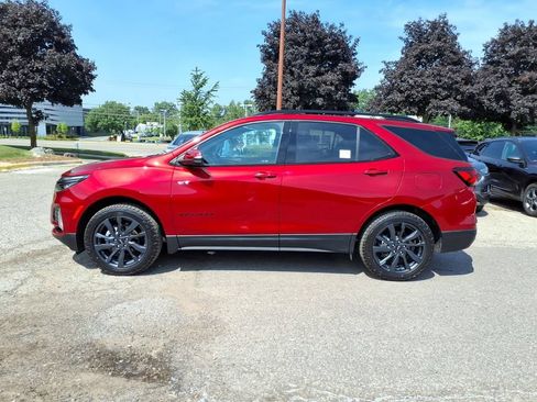 Used 2022 Chevrolet Equinox RS w/ RS Leather Package AWD/4WD image 2