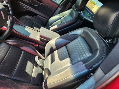 Used 2024 Lincoln Nautilus Reserve w/ Equipment Group 202A image 12