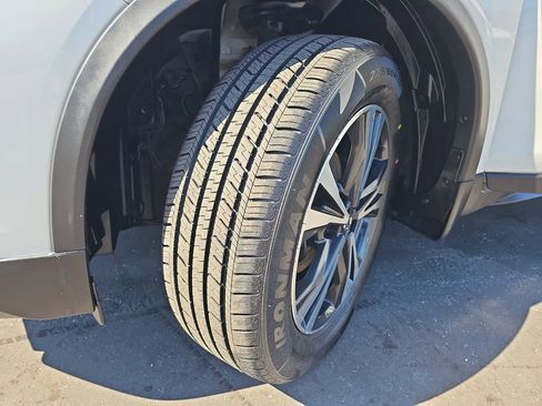 Used 2020 Nissan Rogue SV w/ Premium Package image 35