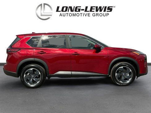 Used 2025 Nissan Rogue SV image 8