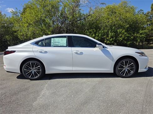New 2025 Lexus ES 350 w/ Premium Package image 2