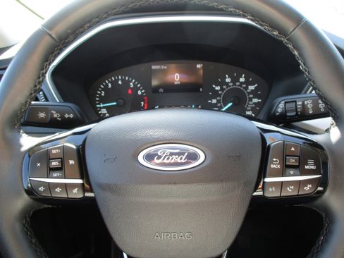 Used 2022 Ford Escape SEL image 18