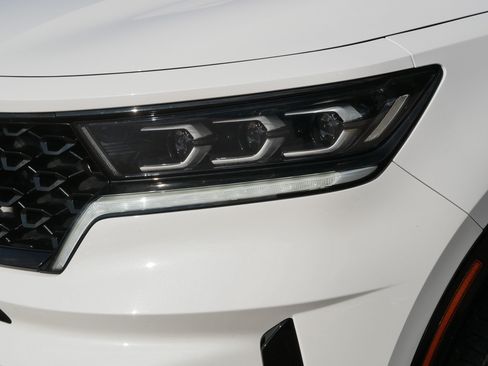 Certified 2023 Kia Sorento SX AWD/4WD image 16