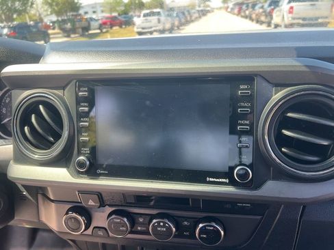 Used 2022 Toyota Tacoma TRD Off-Road AWD/4WD image 45