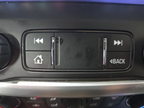 Used 2023 GMC Acadia SLE w/ Driver Convenience Package image 28