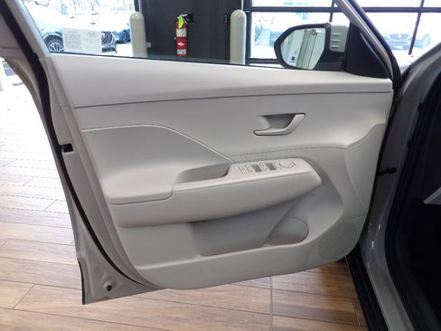 Used 2024 Hyundai Kona SEL image 25