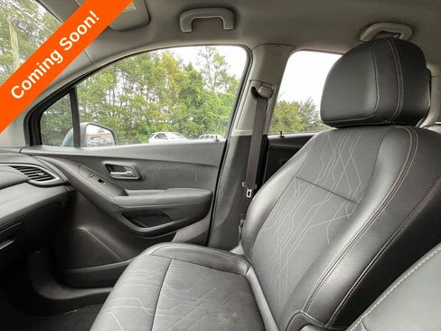 Used 2017 Chevrolet Trax LT w/ LT Convenience Package FWD image 26