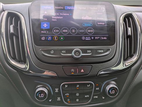 Used 2022 Chevrolet Equinox RS w/ RS Leather Package FWD image 22