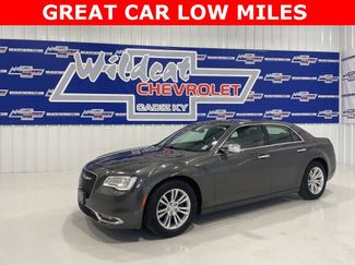 Used 2017 Chrysler 300 C video 1