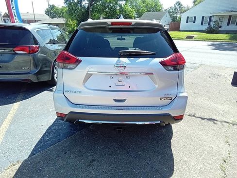 Used 2017 Nissan Rogue S w/ S Appearance Package AWD/4WD image 8