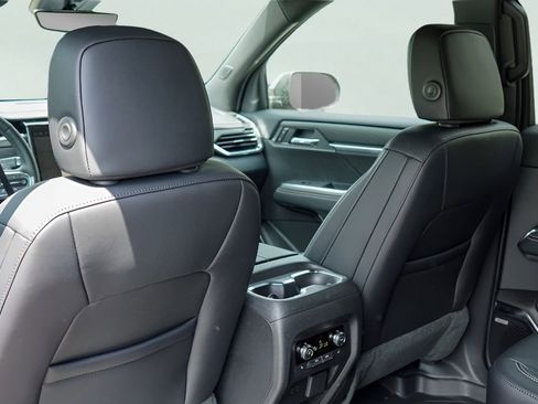 New 2026 GMC Acadia Elevation image 18