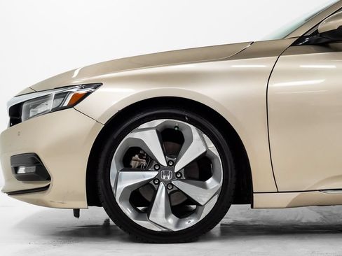 Used 2018 Honda Accord Touring image 27
