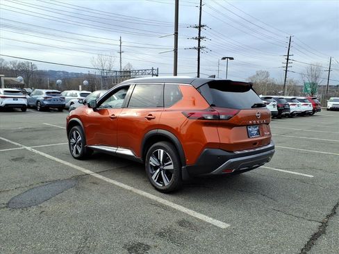 Used 2023 Nissan Rogue SL w/ SL Premium Package image 4