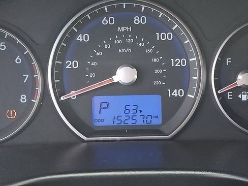 Used 2012 Hyundai Santa Fe GLS FWD image 18