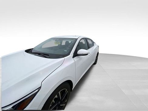 Used 2024 Nissan Sentra SV image 2