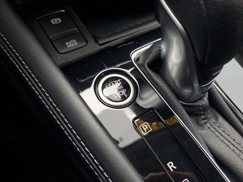 Used 2021 Nissan Kicks SV image 34