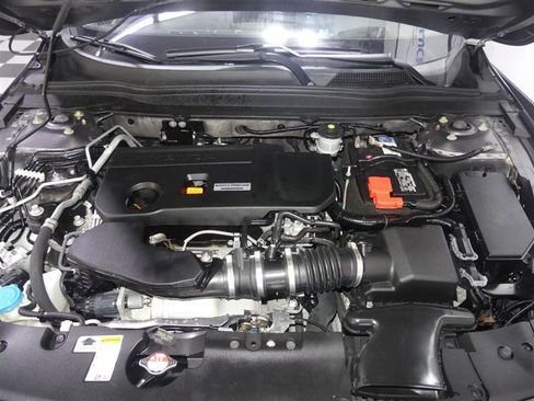 Used 2018 Honda Accord Touring image 12